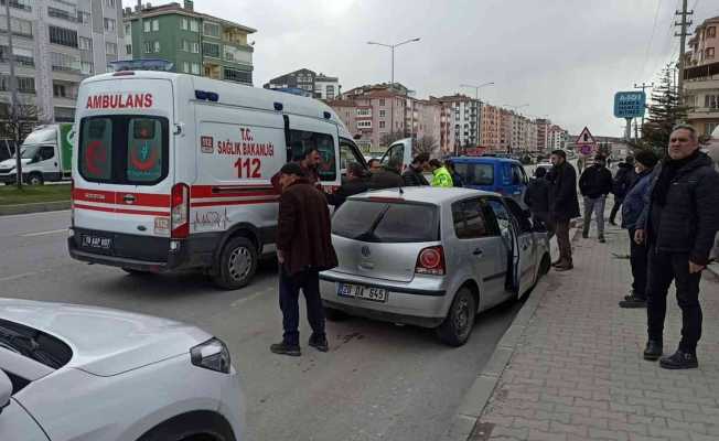 Tanker ile otomobil kavşakta çarpıştı: 1 yaralı