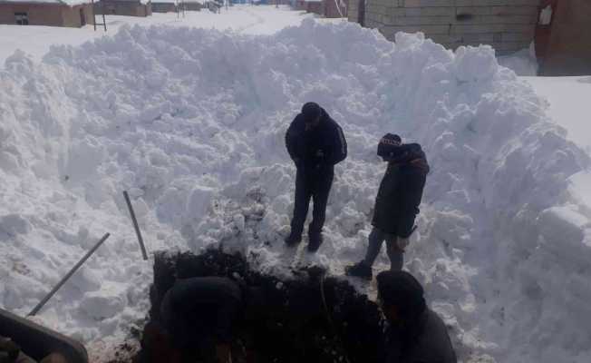 Tekman’da yolda kalan araçlar kurtarıldı
