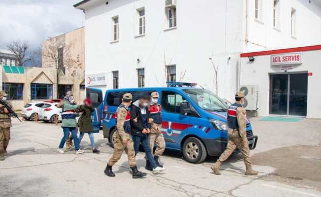 Terör örgütü PKK’ya yardım ve yataklık eden 2 kişi yakalandı