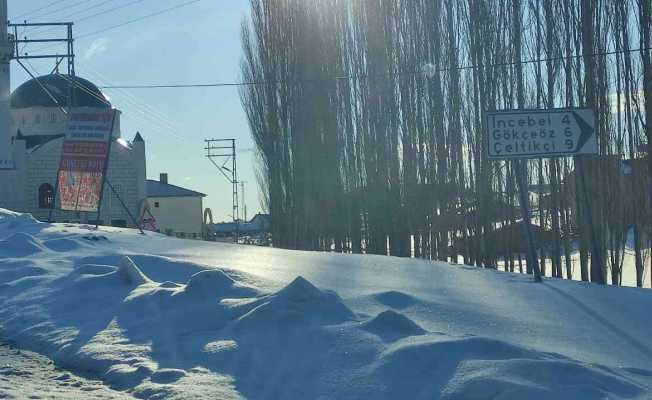 Tosya’da telefon direklerinden 400 metre kablo çalındı