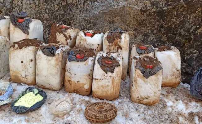 Tunceli’de teröristlerin inlerine girildi