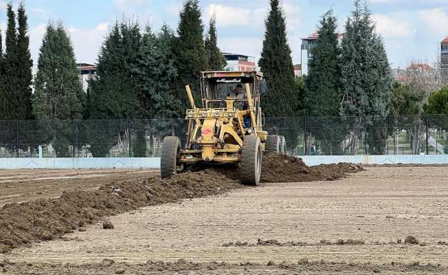 Turgutluspor’un çim sahaları bakıma alındı