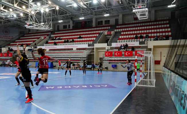 Türkiye Hentbol Kadınlar Süper Ligi: Kastamonu Belediyespor: 40 - Tekirdağspor: 21