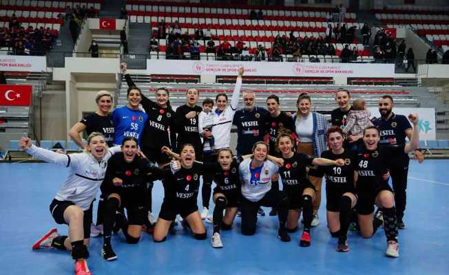 Türkiye Kadınlar Hentbol Süper Ligi: Kastamonu Belediyespor: 36 - İzmir Büyükşehir Belediyespor: 32