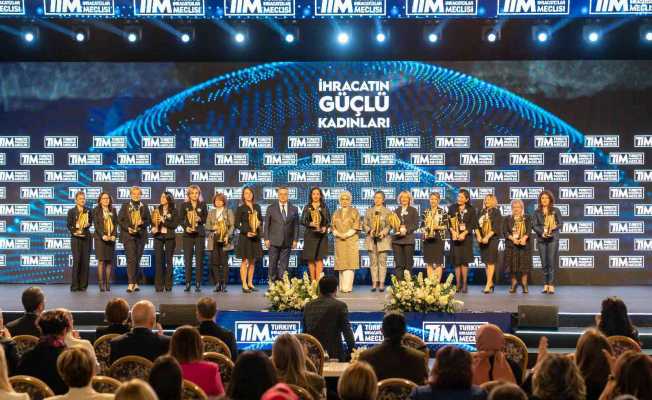 Türkiye’nin başarılı ihracatçı kadınları ödüllendirildi