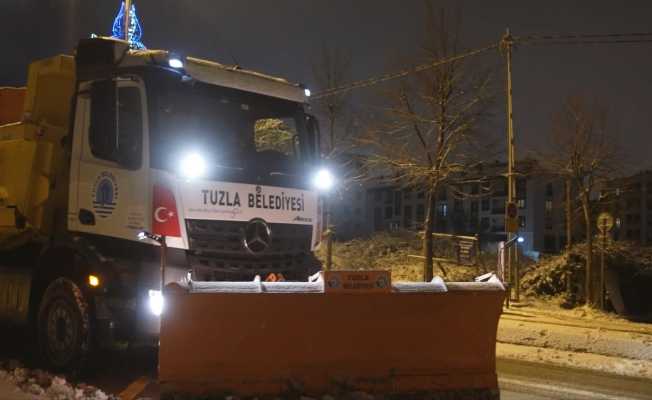 Tuzla’da karla mücadele çalışmaları gece boyunca sürdü