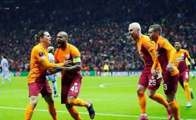UEFA Avrupa Ligi: Galatasaray: 1 - Barcelona: 1 (İlk yarı)