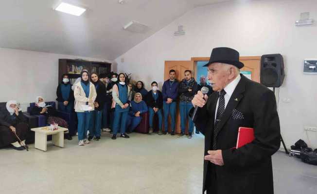 Üniversiteli öğrencilerden huzur evi sakinlerine anlamı ziyaret