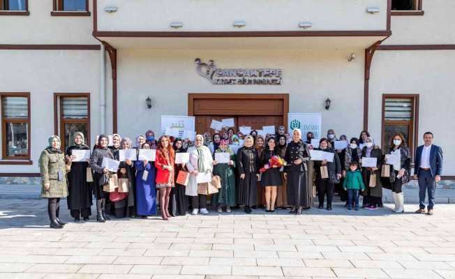 Uzmanlar, arı ürünlerinin anne ve çocuk beslenmesindeki yerini konuştu