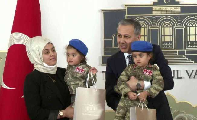 Vali Yerlikaya, şehit aileleri ve gazilere Devlet Övünç Madalyası takdim etti