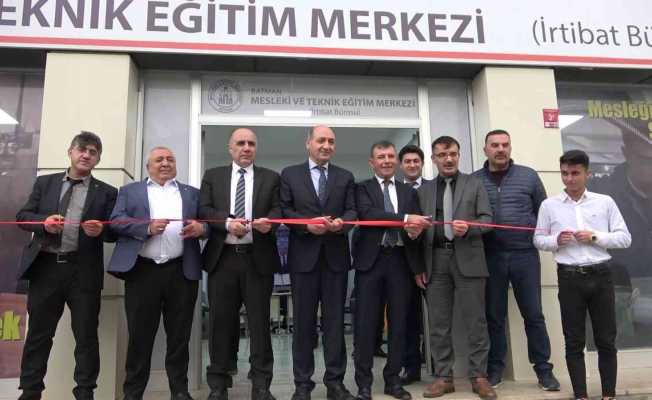 Vatandaşlara 33 alanda 181 dalda eğitim verecek mesleki ve teknik eğitim bürosu açıldı