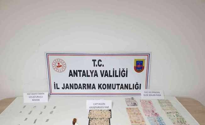 Yabancı uyruklu şahıs evinde 100 bin liralık uyuşturucu ile yakalandı