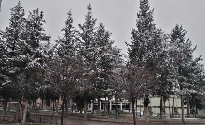 Yavuzeli’nde kar yağışının ardından buzlanma meydana geldi