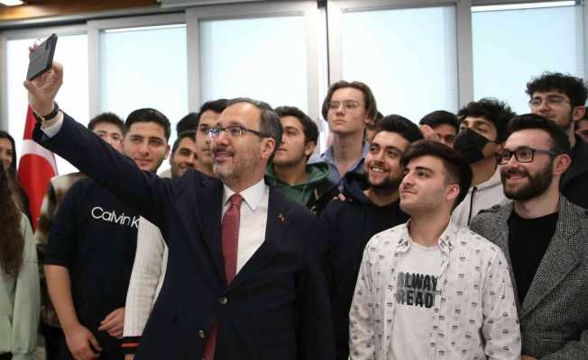 Yıldırımlı gençlerden Kasapoğlu’na iade-i ziyaret