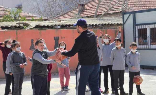 Yunusemre Belediyespor’dan Muradiye’de yetenek taraması