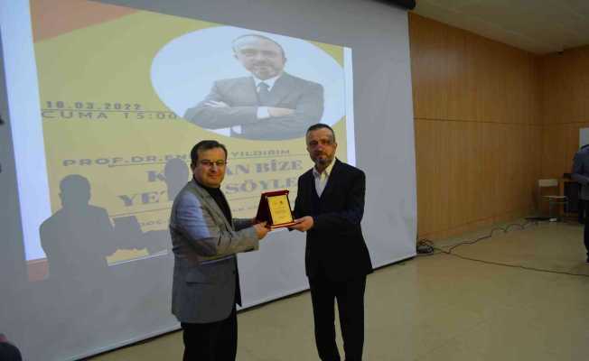 ZBEÜ’de Kur’ân Bize Yeter Söylemi başlıklı konferans gerçekleştirildi
