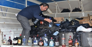 Adana'da 6 bin 200 şişe sahte içki ele geçirildi