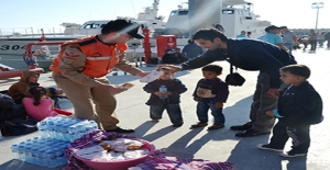 Akdeniz'de 40'ı çocuk 100 düzensiz göçmen KKTC yolunda yakalandı