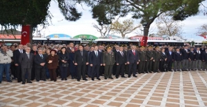 Atatürk Saygı ve Minnetle Anıldı