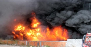 Bayrampaşa'da plastik fabrikasında yangın