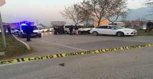 Bursa'da Polise Ateş Açtı, Silahla Vurularak Böyle Etkisiz Hale Getirildi