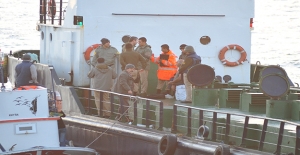 Çanakkale Boğazı'ndaki gemiden 370 kaçak çıktı