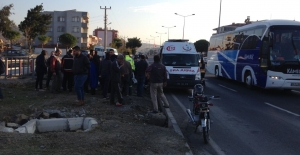 İzmir'de Motosiklet Kazası: 2 Yaralı