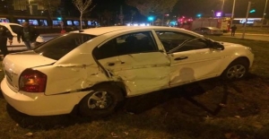 Kayseri'de 2 otomobil çarpıştı: 2 yaralı