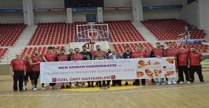 Nesine.Com Eskişehir Basket prematüre çocuklar için pankart açtı