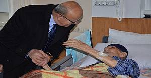 105'lik Hamid dede hasta yatağında cumhurbaşkanına dua ediyor