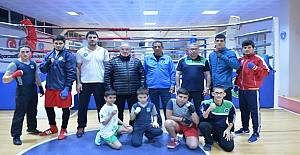 Büyükşehir’in boksörleri şampiyonaya hazır