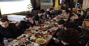Samsunsporlu futbolcular moral yemeğinde bir araya geldi
