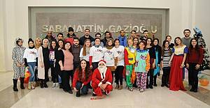 Tofaş'tan Hastanede Tedavi Gören Çocuklara Yeni Yıl Sürprizi