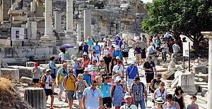 Türkiye'ye gelen turist sayısı Kasım'da yüzde 21 azaldı