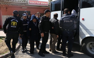 Adana’da 'ByLock' kullanan 1'i kadın 14 polis adliyeye sevk edildi