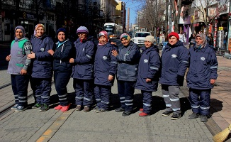 Sokakların emekçi kadınları Dünya Kadınlar Gününe çalışarak giriyor