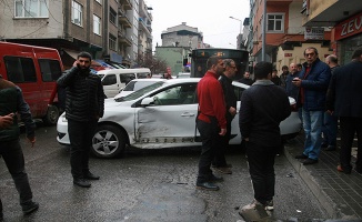 Trabzon'da trafik kazası yapan araçlar kaldırımda yürüyen yayaya çarptı