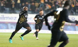 Webo, Bursaspor’u seviyor