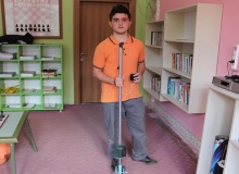 Ortaokul öğrencisi engelliler için "akıllı baston" hazırladı