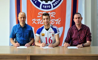 İnegöl Belediyespor, TOFAŞ'tan libero Berkay Bayraktar'ı kadrosuna kattı