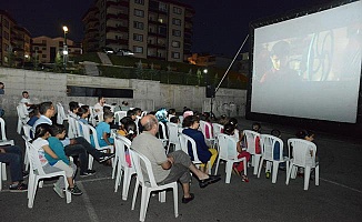 Nilüfer’de açık havada sinema keyfi başladı