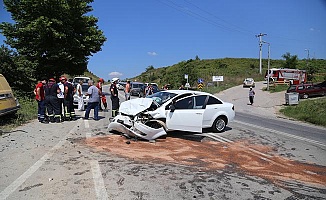 Kocaeli kandıra'da trafik kazası: 3 yaralı