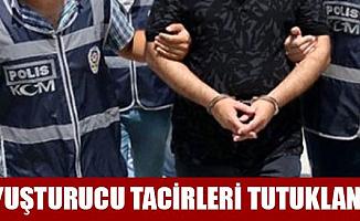 Bursa'da Zehir Tacirleri Otomobille Kaçarken Yakalandı!