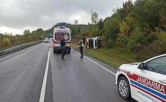 Kastamonu'da Yoldan Çıkan Kamyon Devrildi