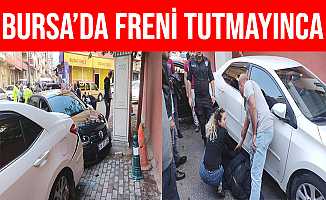 Bursa'da Freni Tutmayan Otomobil Araçların Arasında Daldı