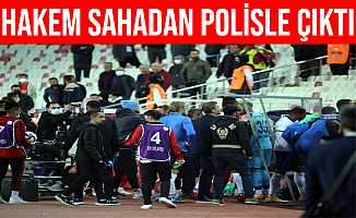 Hakem Bahattin Şimşek Sahadan Polisle Çıktı!