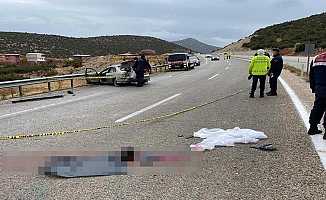 Antalya'da otomobil çelik bariyere çarptı: 1 ölü
