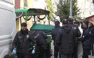 Kadıköy'de sobadan çıkan yangında genç adam hayatını kaybetti