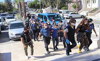 Mersin'de Uyuşturucu Satıcılarına Şafak Operasyonu: 8 Tutuklama