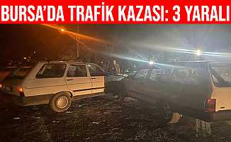 Bursa'da 2 otomobil kafa kafaya çarpıştı